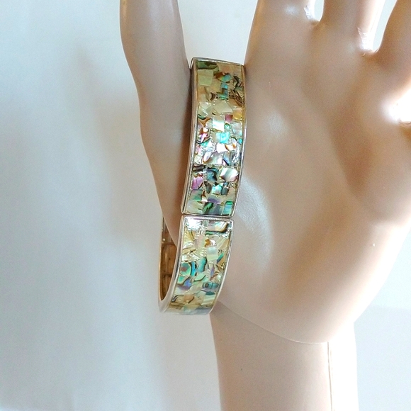 ABALONE INLAID STRETCED   BRACELET  L.IZ CLAIBORNE - Picture 4 of 6